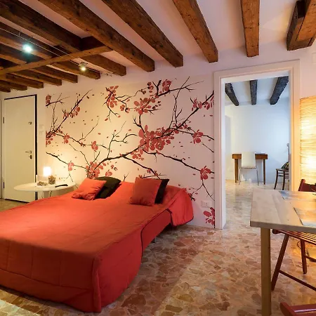 Sestiere Di Cannaregio Sleeps 6 Air Con