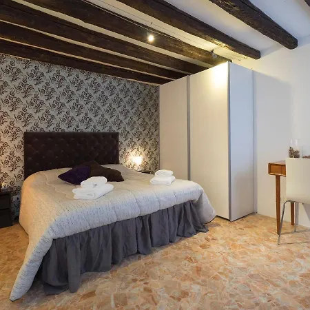Sestiere Di Cannaregio Sleeps 6 Air Con